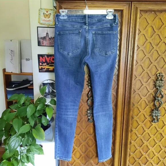 Old Navy Mid-Rise ROCKSTAR Distressed Skinny Jeans - Darkwash, Size 4 - Picture 5 of 15